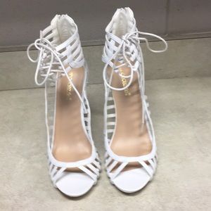 White Shoedazzle tie-up heels